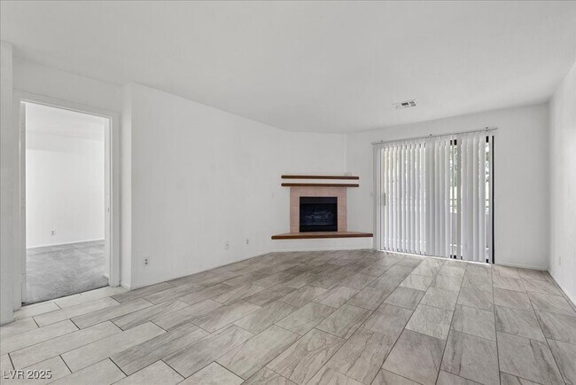 Building Photo - 2623 S Durango Dr