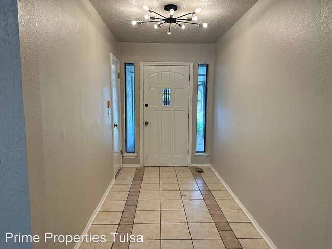 Building Photo - 3 br, 2 bath House - 8123 S. Quebec Ave.