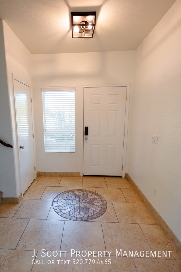 Photo - 12209 W Washington St House