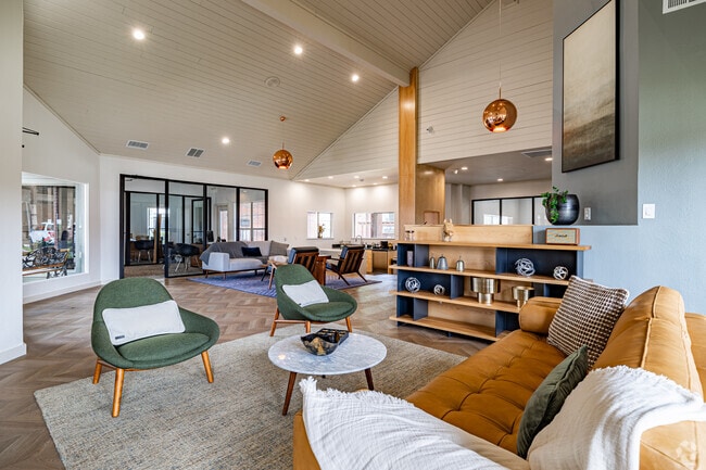Lobby Photo - Pear Ridge