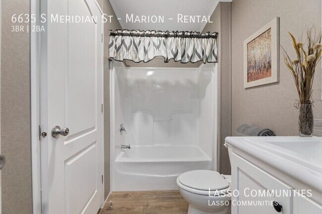 Foto del edificio - 6635 S Meridian St