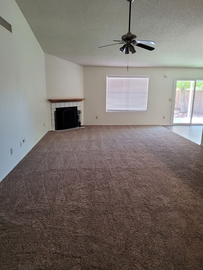 Building Photo - 4531 E Ashurst Dr
