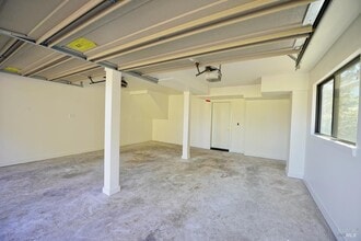 Building Photo - 119 Cloud View Rd