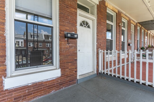 Building Photo - 3-Bed, 1-Bath Home with High Ceilings and Spacious Rooms