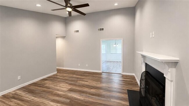Foto del edificio - 1235 Grayland Hills Dr