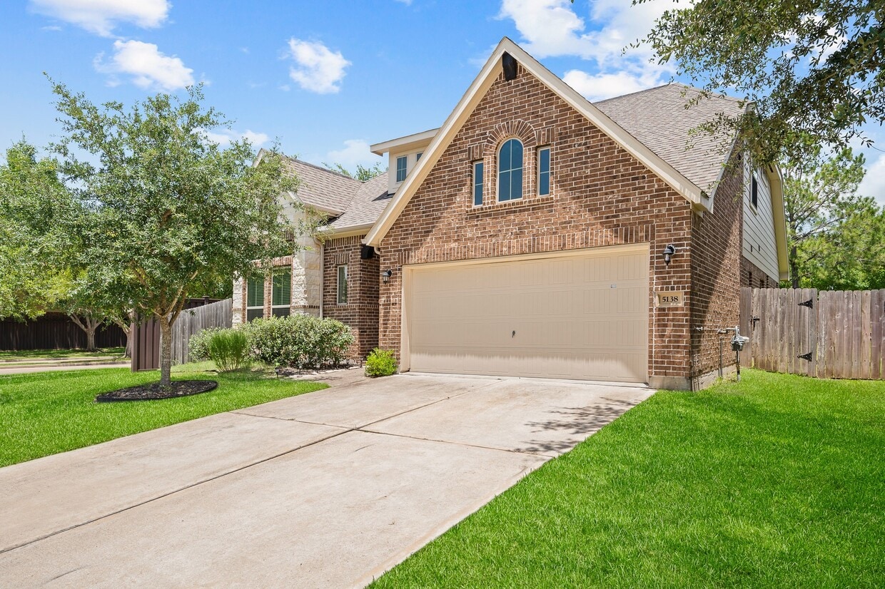Foto principal - 5138 Rollingstone Rd