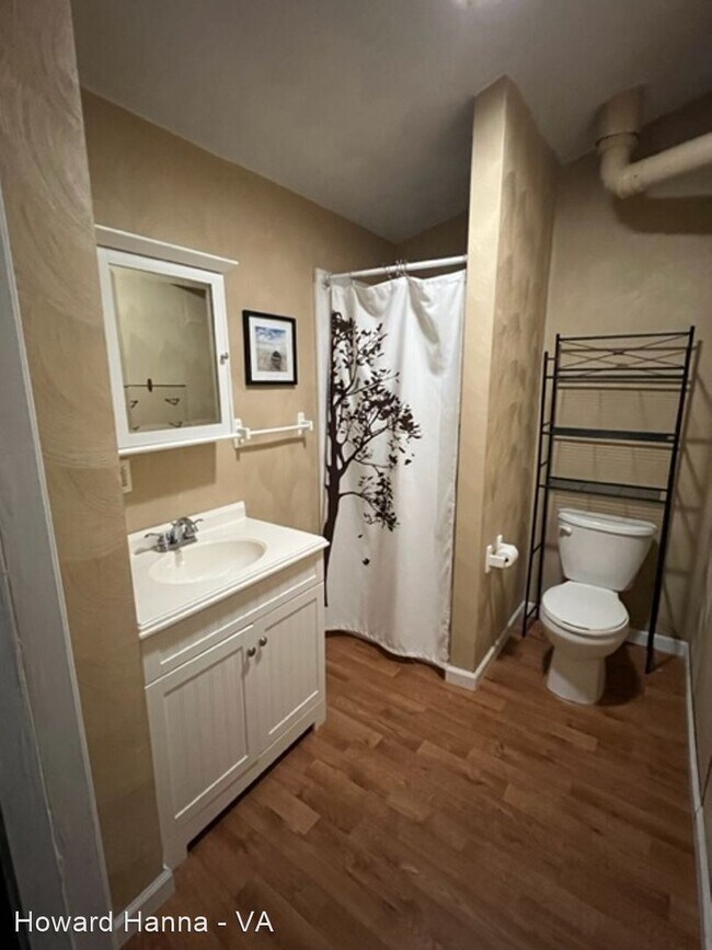 Building Photo - 3 br, 2.5 bath House - 2521 Bayview Blvd.