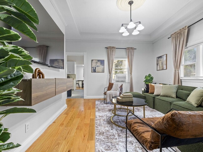 Building Photo - 110 Glen St