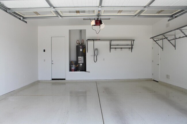 Foto del edificio - 3458 E Loma Vista St