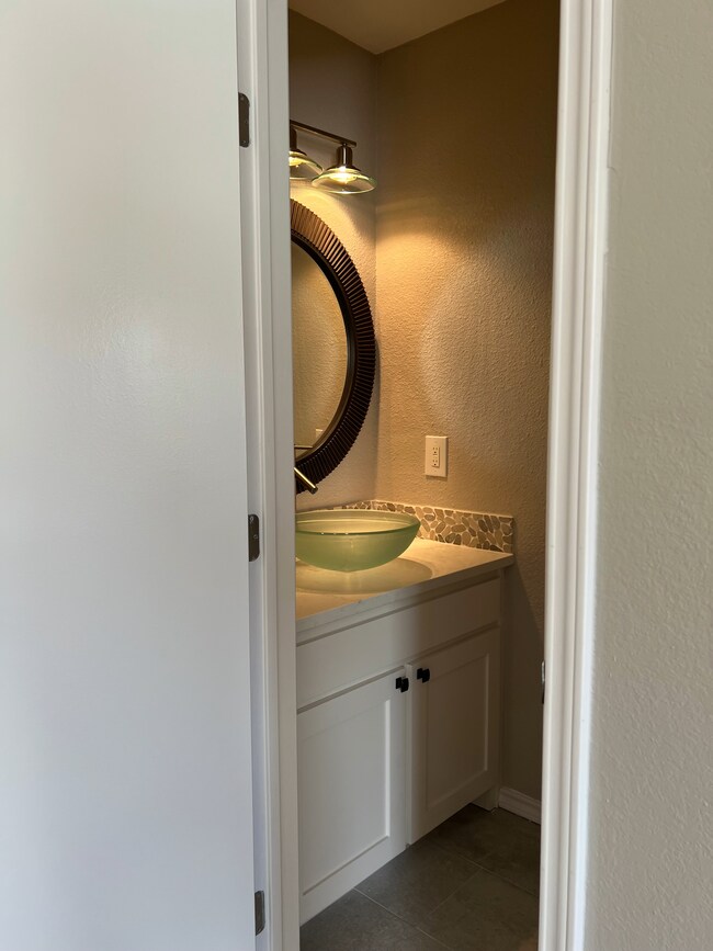 Half Bath - 3201 Donnelly Cir