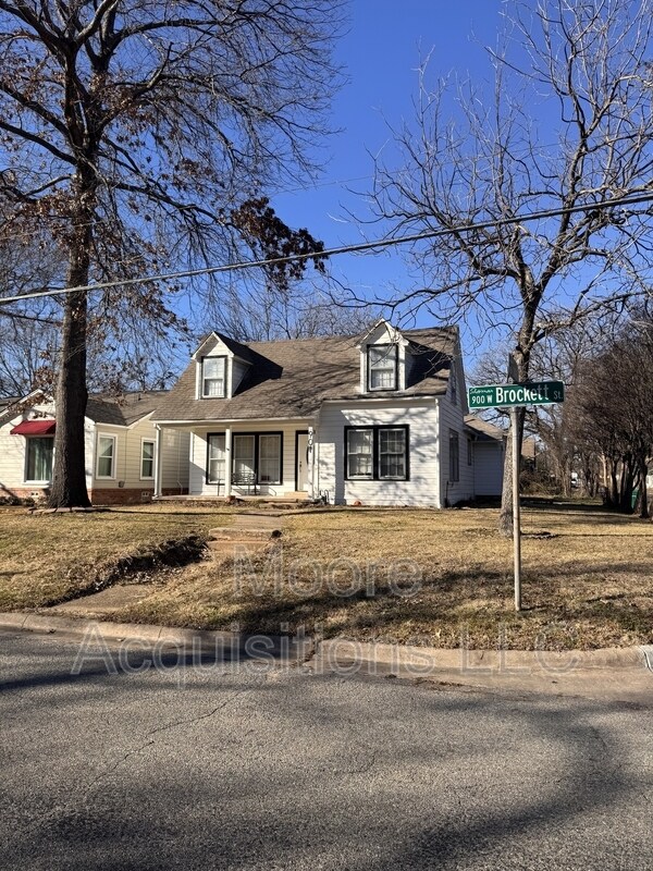 Primary Photo - 901 W Brockett St