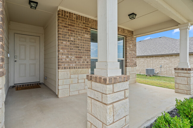 Building Photo - 9308 Everly Dr