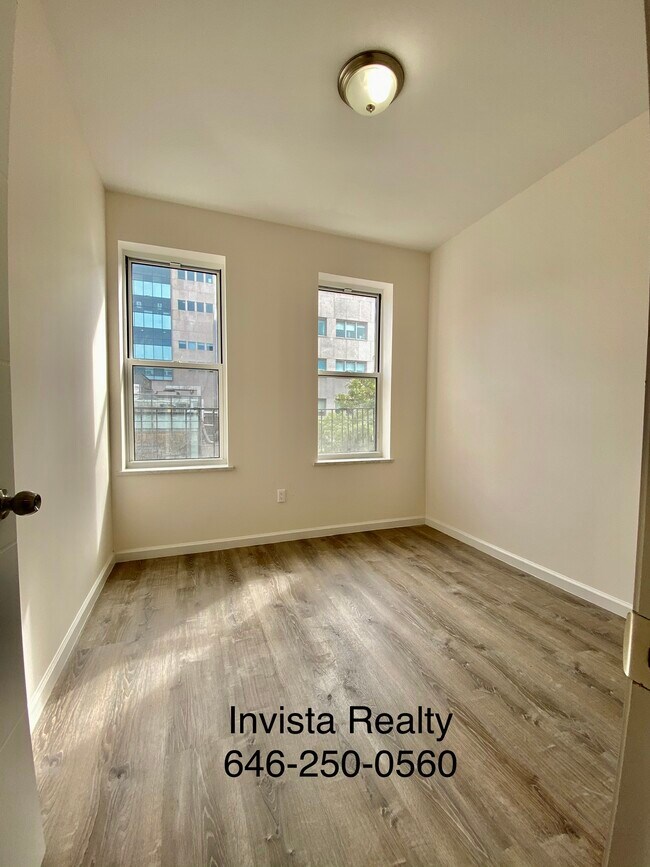 Foto del edificio - 25-17 30th Ave