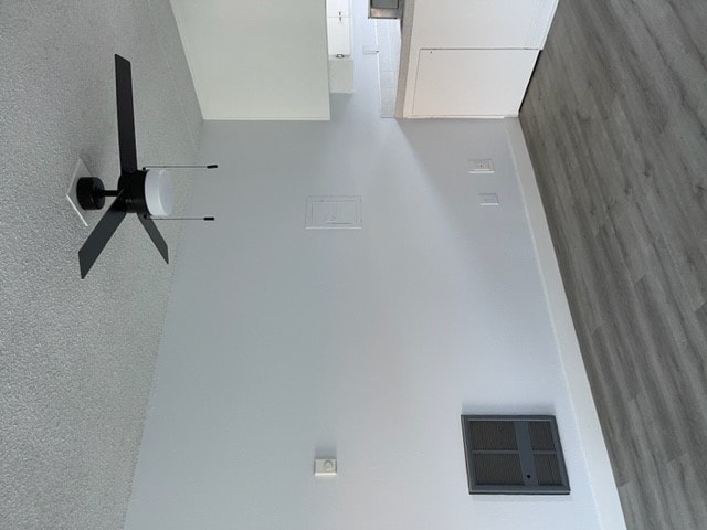 Building Photo - 1261 W Rosecrans Ave