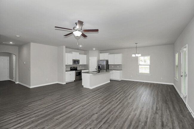 Building Photo - 9042 Hood Rd