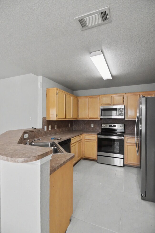 Building Photo - 2205 Joseph Dr