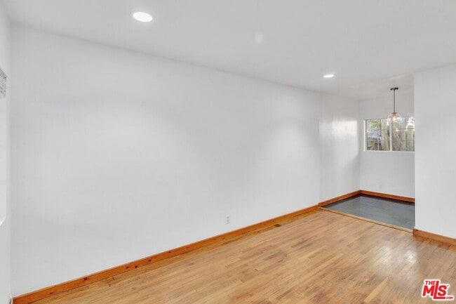 Building Photo - 1405 Ocean Park Blvd