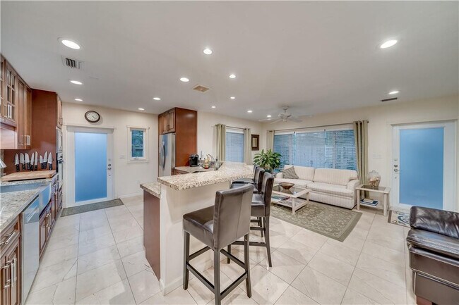 Foto del edificio - 1728 NE 16th Ave