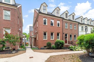 Building Photo - 42 Maxwell Square