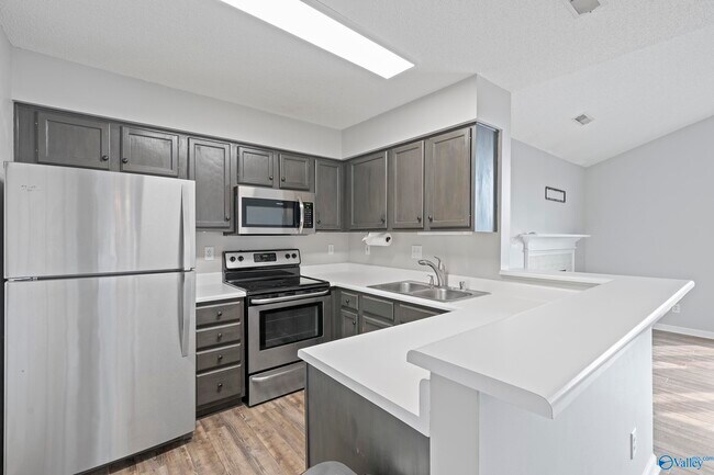 Foto del edificio - 222 Waters Edge Ln