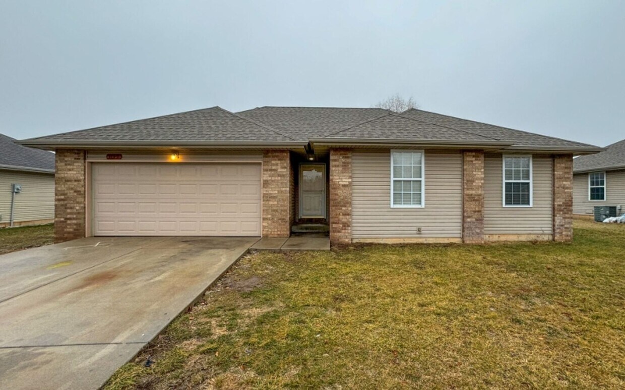 1153 S Strasbourg Ave, Springfield, MO 65802 House Rental in Springfield, MO