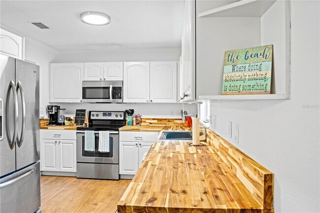 Foto del edificio - 2549 Clarendon Ave