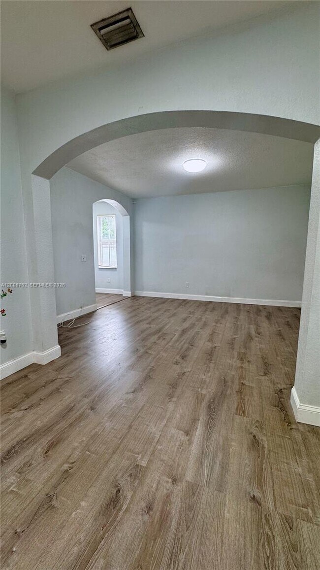 Foto del edificio - 15810 SW 40th St