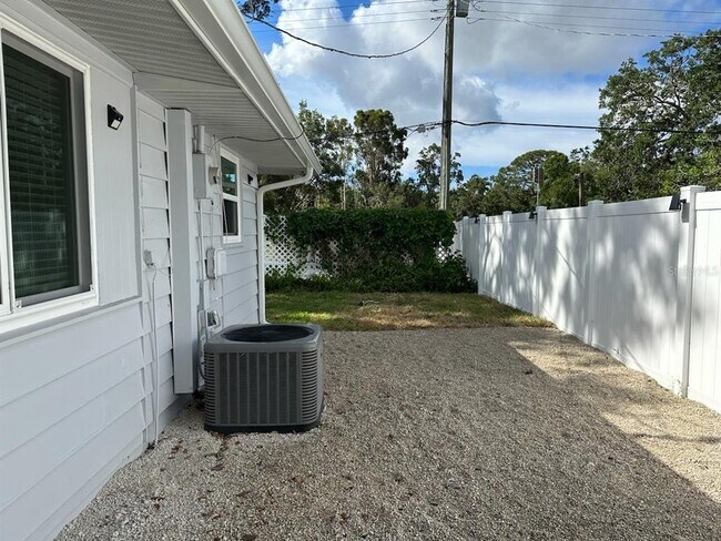 Foto del edificio - 2672 Nancy St