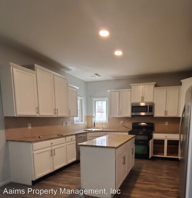 Foto del edificio - 6 br, 3.5 bath House - 106 Birch Avenue