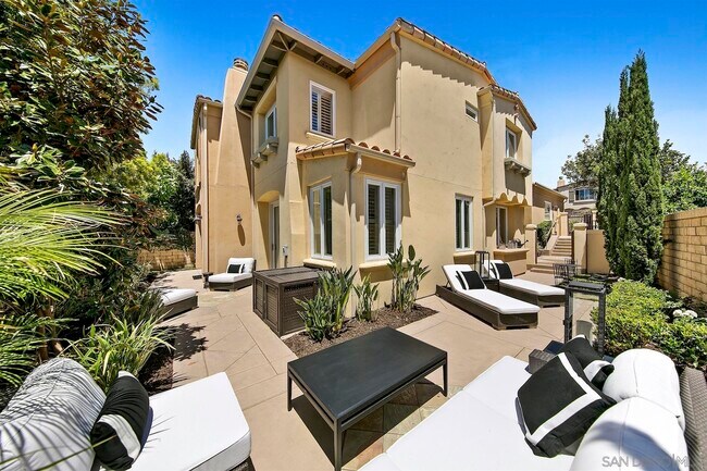 Foto del edificio - 1307 Caminito Floreo