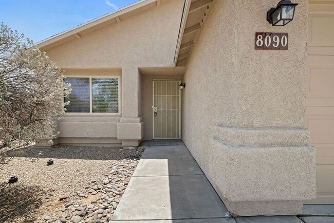 Foto del edificio - Spacious 3 Bedroom 2 Bath Home on Eastside