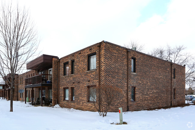 Building Photo - Pleasant Run Condo