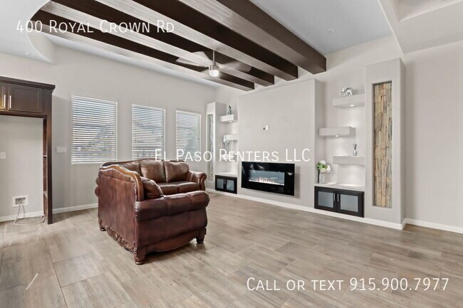Foto del edificio - 400 Royal Crown Rd