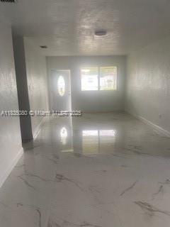 Foto del edificio - 75 NE 172nd St