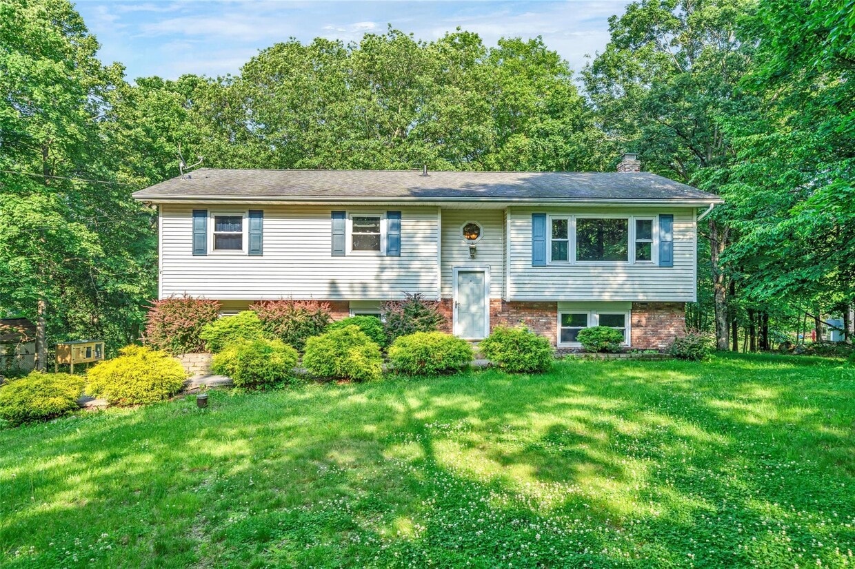 Primary Photo - 128 Cedar Cliff Rd