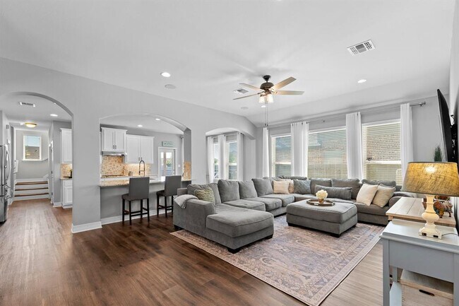 Building Photo - 112 Coral Bean Way