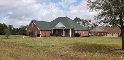 Building Photo - 565 Twin Ponds Dr