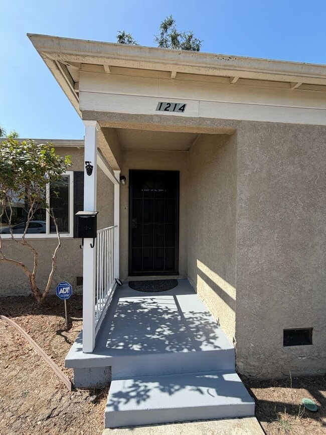 Building Photo - 1214 Cartagena St