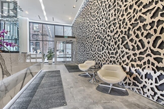 Building Photo - 60 Colborne St