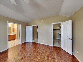 Building Photo - 12027 Bunny Ln