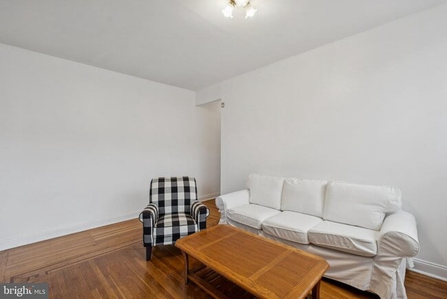 Building Photo - 2001 S 13th St