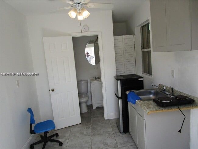 Foto del edificio - 115 NE 192nd St