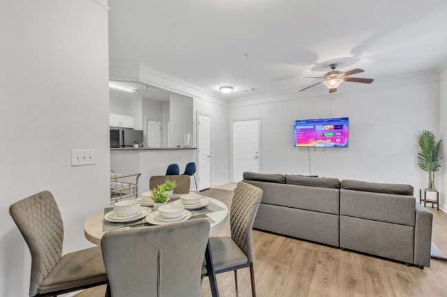 Foto del edificio - 7617 Almaden Way