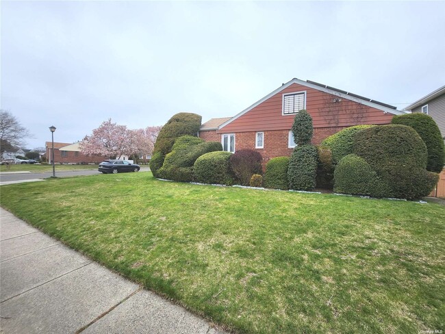 Building Photo - 1107 Maple Ln