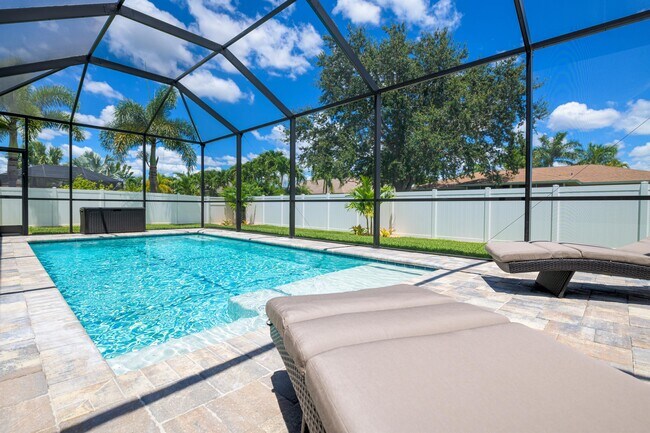 Building Photo - 4823 Agualinda Blvd