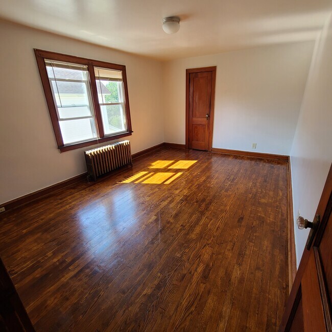 Bedroom - 47 Peace St