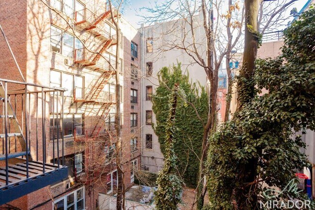 Foto del edificio - 0 bedroom in NEW YORK NY 10012