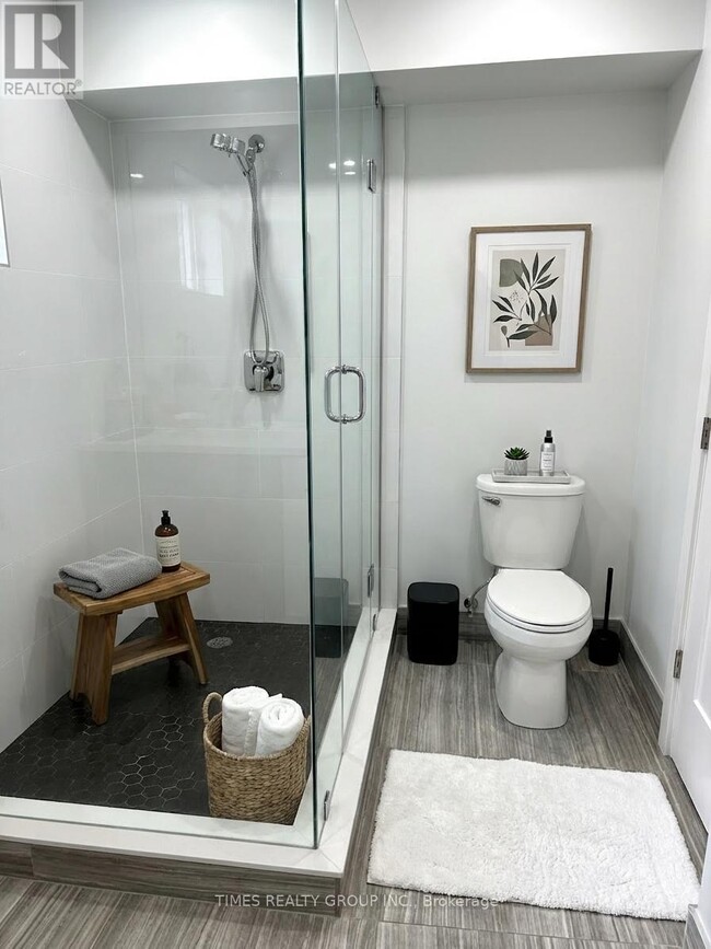 Building Photo - 15 Walmer Rd