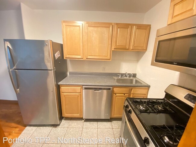 Building Photo - 1 br, 1 bath Apartment - 1320 Highland St ...