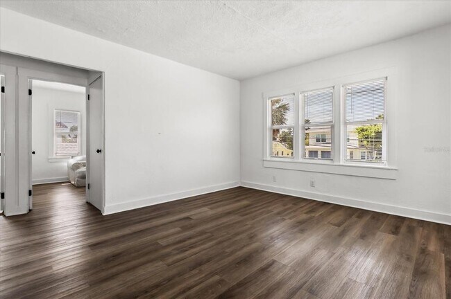 Building Photo - 604 Braddock Ave